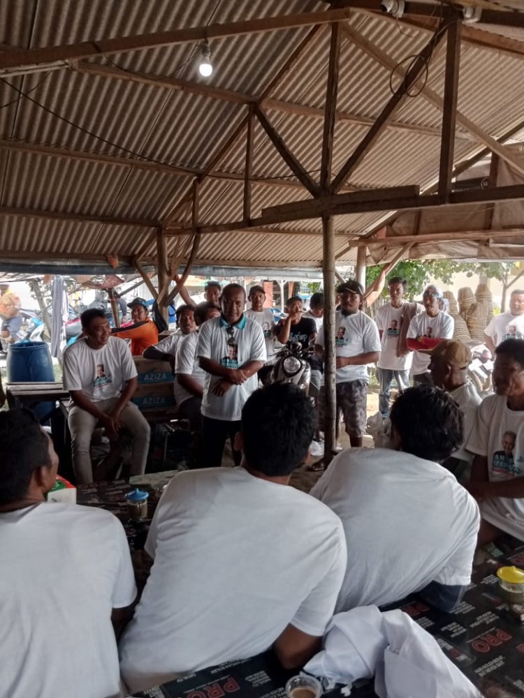 Sukarelawan Nelayan Pesisir  Pendukung Ganjar Membagikan Jaring untuk Nelayan Indramayu