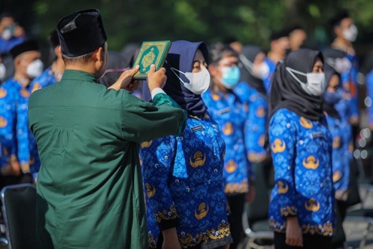 Lantik ASN, Wali Kota Bandung : Ingatkan Soal Disiplin Budaya Kerja