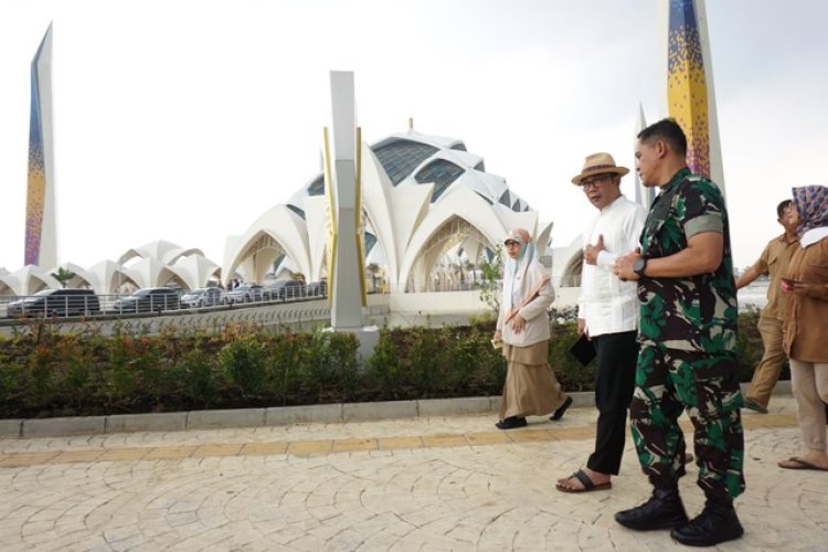 Pemprov Jabar Serahkan Pengelolaan Parkir dan PKL Masjid Raya Al-Jabbar ke Kodim 0618/Kota Bandung