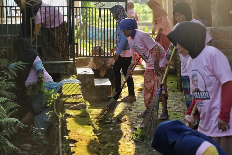 Dorong Masyarakat Cinta Lingkungan, Srikandi Ganjar Jawa Barat Ajak Perempuan Rutinkan Jumat Bersih