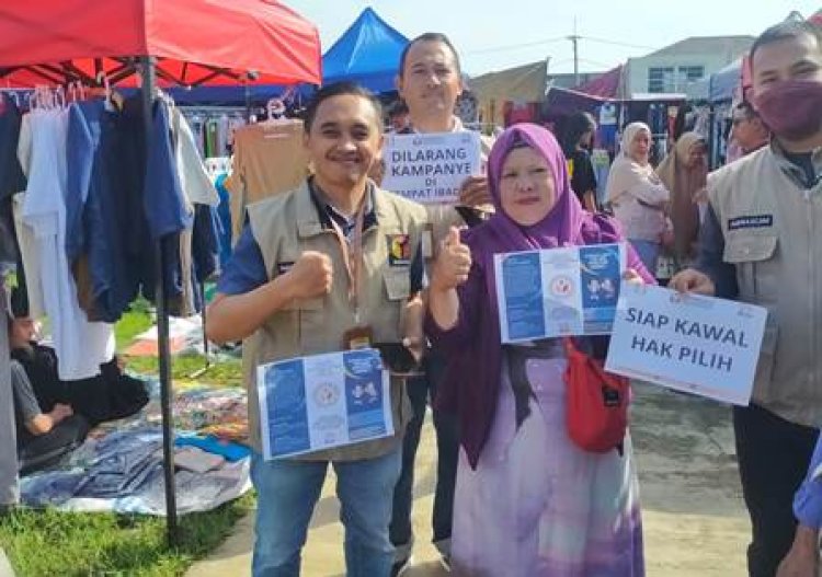 Sosialisasi Pengawasan Partisipatif Pemilu 2024, Panwaslu Kecamatan Cangkuang Sambangi Pasar Minggu Parken