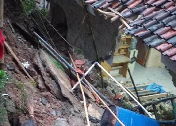  Hujan Deras dan Angin Kencang Rusak Lima Rumah di Kabupaten Bogor