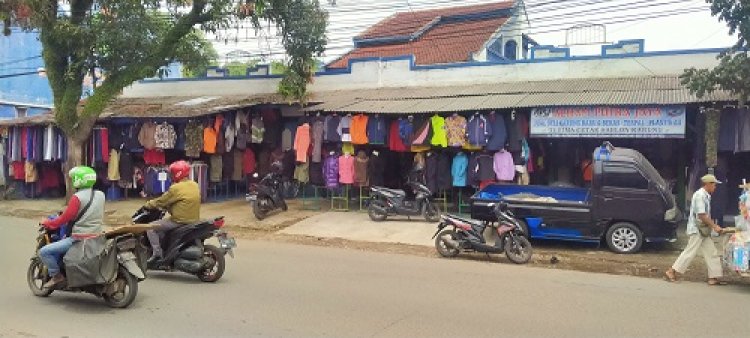Meski Sudah Dilarang, Pedagang Pakaian Bekas Impor di Kabupaten Bandung Masih Bebas Berjualan