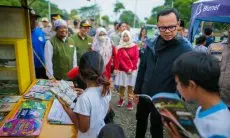 Perpustakaan Keliling Dari Mosam Tua, Jadi Daya Tarik di Taman Manunggal