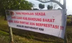 Spanduk Penolakan Calon Sekda dari Luar KBB Terpasang di Sejumlah Tempat, Begini Tanggapan Tokoh Bandung Barat