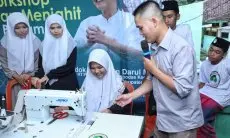 Tambah Ketrampilan Santri di Ponpes Darul Ma'rif, SDG Berikan Pelatihan Menjahit