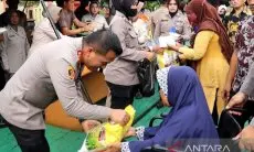 Polresta Cirebon Salurkan 1.000 Paket Sembako Murah