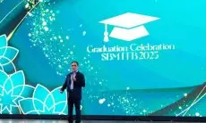 Dirut Bio Farma Honesti Basyir Tebar Inspirasi di Hadapan 523 Wisudawan SBM ITB