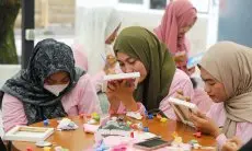 Srikandi Ganjar Jabar Eksplorasi Minat dan Bakat Perempuan Milenial Sukabumi Dengan Seni Lukis Kaligrafi