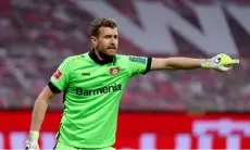 Bukan Striker Paling Tajam, yang Ditakuti Kiper Ini Ternyata.....Beruang!