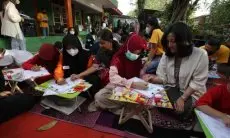 AXA Mandiri Salurkan Bantuan Nasabah Asuransi Penyakit Kritis