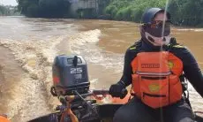 Gegara THR, Pria Katapang Ini Nekad Terjun ke Sungai Citarum, Tim SAR Pun Pusing Mencarinya