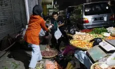 GMP Meriahkan Sisa Bulan Ramadan Lewat Berbagi Sahur di Bandung