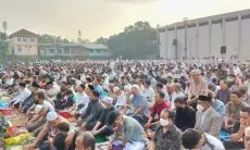 Ribuan Warga Antusias Laksanakan Shalat Idul Fitri di Lapangan Lodaya Bandung