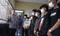 Polresta Bandung Ciduk Belasan Remaja Ugal-ugalan di Jalanan, Tertunduk Saat Diperlihatkan Kondisi Sel Tahanan