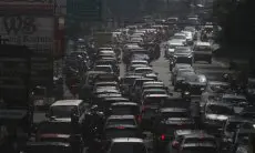 Terjebak Macet? Jangan Panik! 7 Cara Cerdik Hemat BBM Biar Dompet Tetap Aman