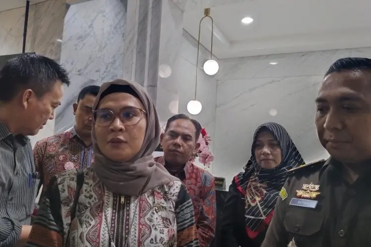 Serahkan Langsung Data Pendukung Kasus Kredit Macet, Bupati Indramayu Datangi Kejati Jabar