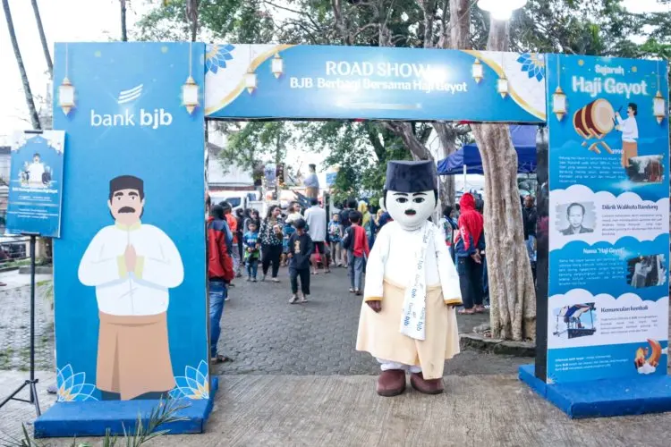 Hidupkan Tradisi Ramadan, bank bjb Hadirkan Haji Geyot