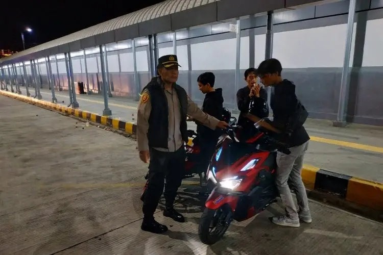 Resahkan Masyarakat, Polsek Andir Amankan Puluhan Pemuda Yang Asik Nongkrong