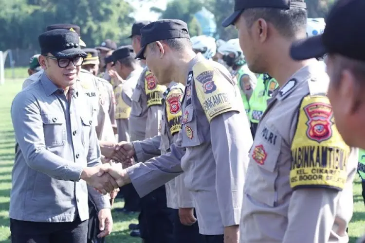 Ratusan Polisi RW Disebar, Dari Nangkap Penjahat Hingga Antar ke Rumah Sakit Jadi Tugas Mereka