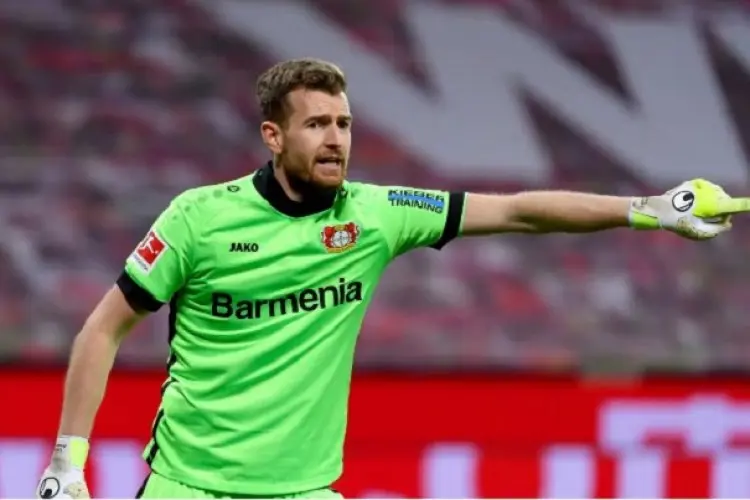 Bukan Striker Paling Tajam, yang Ditakuti Kiper Ini Ternyata.....Beruang!