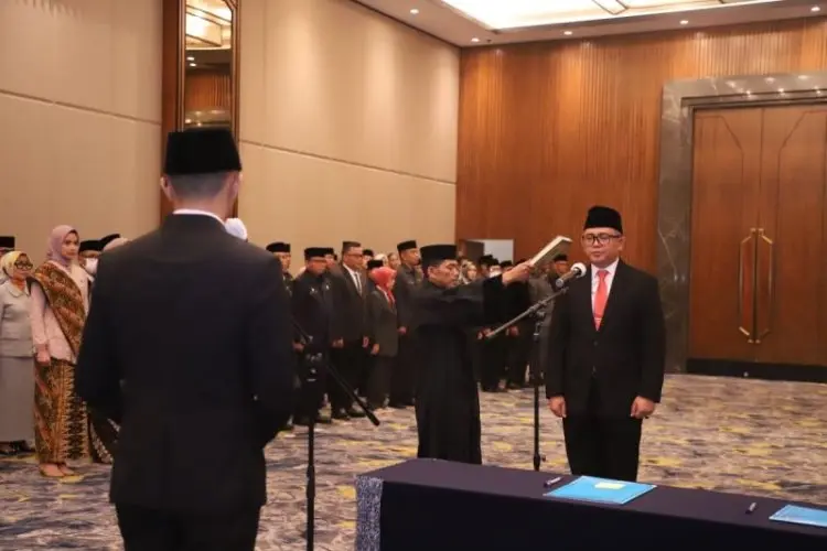 Hengki Kurniawan Lantik Sekda Baru KBB Ade Zakir Hasim