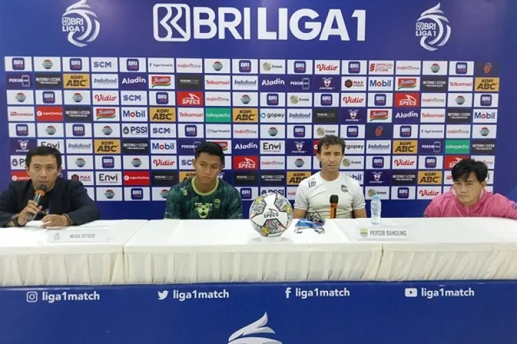 Pemain Belakang Persib Blunder, Ini Pernyataan Luuis Milla