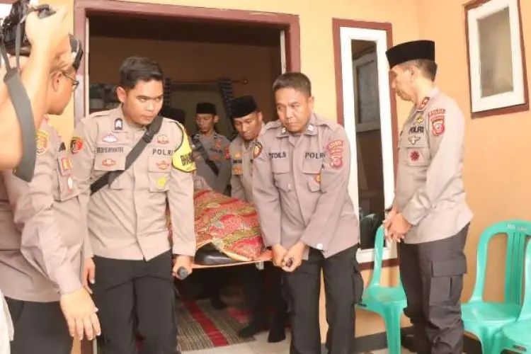 Anggota Polisi Meninggal Dunia Saat Jaga Arus Mudik Lebaran Pospam Tulungagung Indramayu