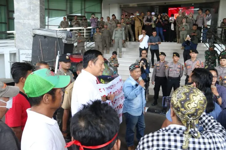 DPRD Kota Bogor Terima Langsung Aspirasi para Sopir Angkot