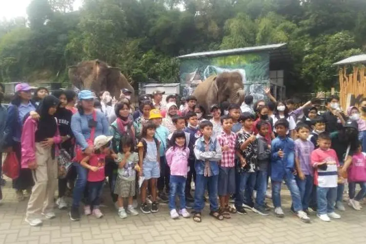 Diajak Main ke LPZ Taman Satwa, Anak-anak Yatim Piatu ini Ungkap Keseruannya