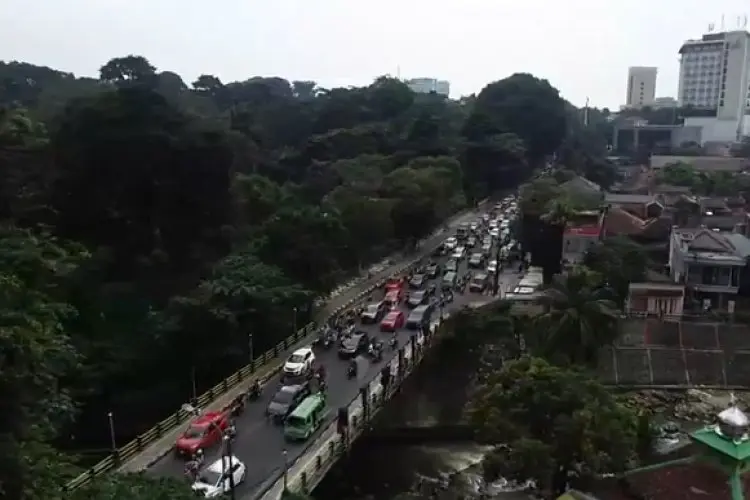 1 Mei 2023 Jalan Otista Mulai Ditutup Dua Arah, Bima Pasang CCTV Untuk Pantau Proyek