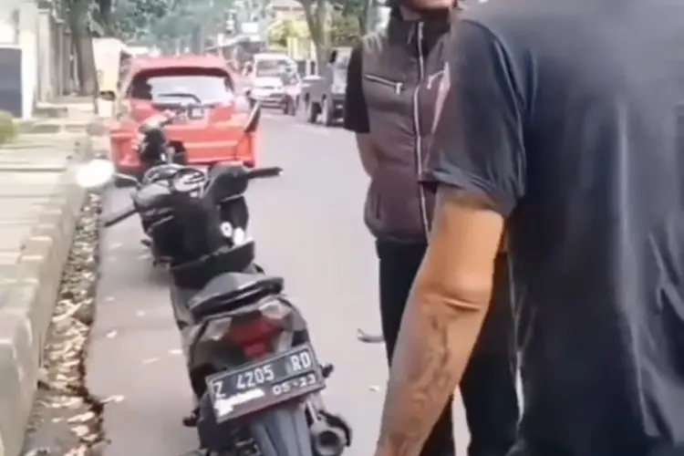 Diduga karena Tersenggol, Seorang Pengendara Kejang-kejang Usai Mengalami Penganiayaan di Depan BPJS Kesehatan Kota Cimahi 