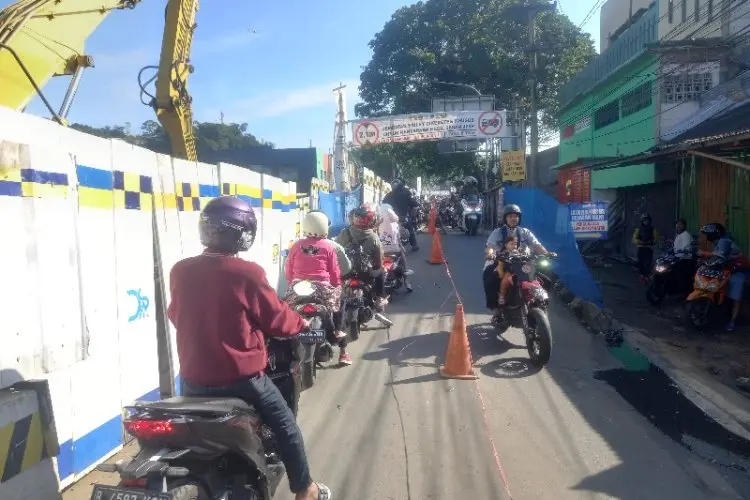 Pemotor Arus Balik dari Sukabumi Menuju Jabaodetabek, Padati Antrean di Jembatan Cikereteg