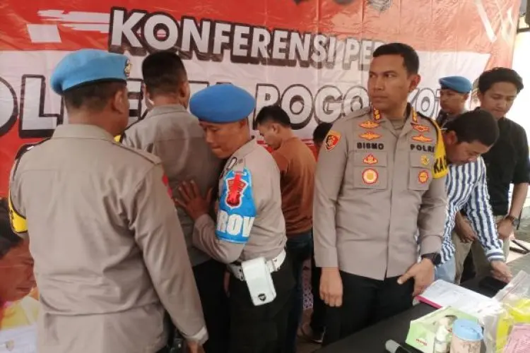 Polisi Ringkus Empat Pelaku Penganiaya Satu Keluarga di Kampung Sinargalih Bogor