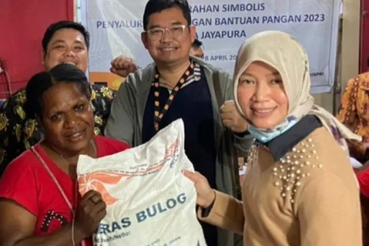 Pantau Distribusi Bantuan Pangan CBP di Jayapura, Pos Indonesia Pastikan Lancar Tanpa Kendala