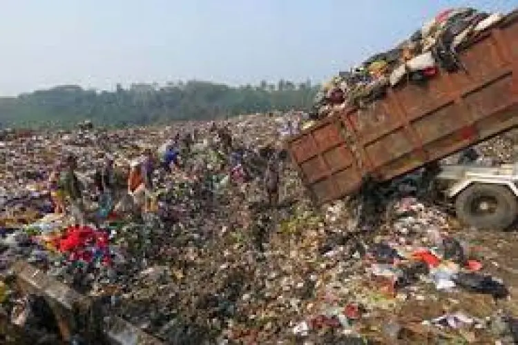 Duh, Layanan Buang Sampah di TPAS Sarimukti Kembali Tersendat