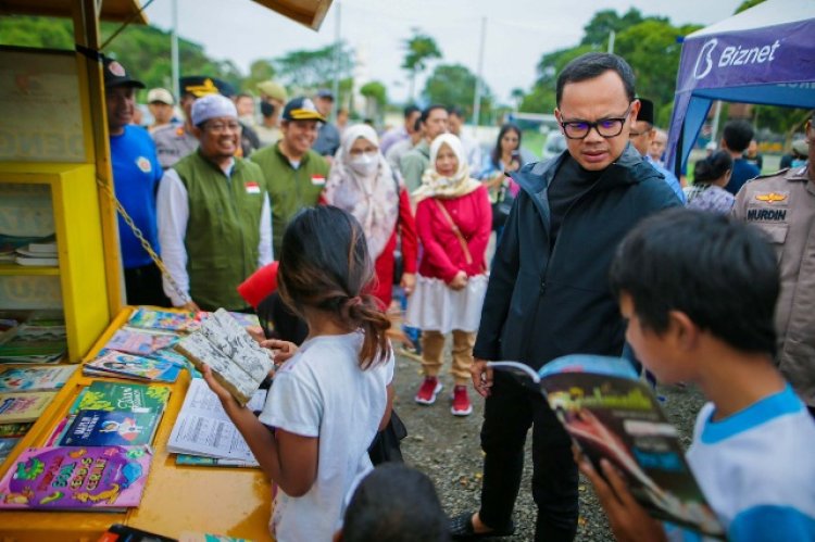 Perpustakaan Keliling Dari Mosam Tua, Jadi Daya Tarik di Taman Manunggal