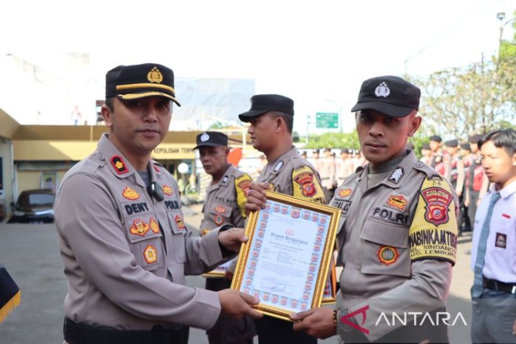 Anggota Polisi di Sukabumi Ini Diganjar Penghargaan Lantaran Menangkap Geng Motor