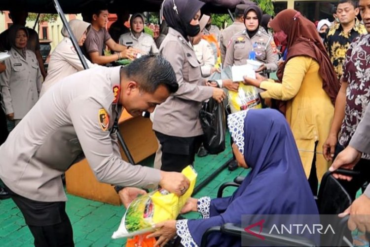 Polresta Cirebon Salurkan 1.000 Paket Sembako Murah