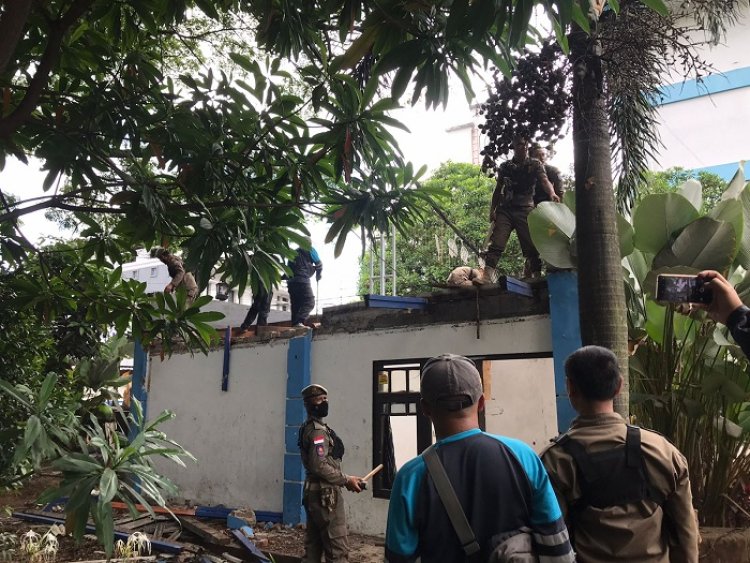 Pemkot Bandung Tertibkan Bangunan Liar di Cikapundung River Spot