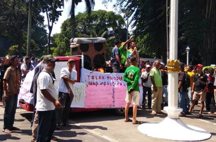 Ratusan Sopir Angkot Geruduk DPRD dan Balai Kota Bogor, Ini Tuntutannya 