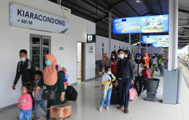 Puncak Arus Mudik 2023, Daop 2 Bandung Berangkatkan 4.954 Pelanggan KA dari Stasiun Kiaracondong 