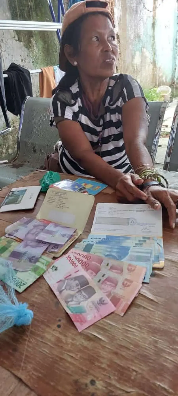 Diamankan Petugas Dinsos, Barang Bawaan Pengemis JPO Panaragan Bogor Ini Bikin Melongo, Bawa Cek Rp1,3 Miliar