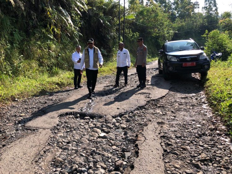 Pemkab Garut  Kucurkan Rp14 miliar Perbaiki Jalan Cihurip-Singajaya 