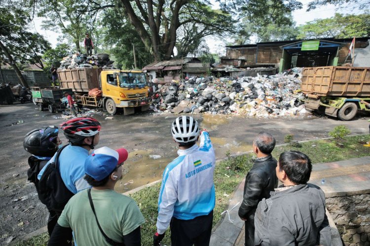 Begini Upaya Pemkot Bandung Atasi Penumpukan Sampah di TPS