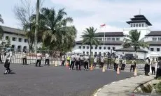 Polisi Kerahkan 500 Personel Amankan Aksi Buruh di Gedung Sate