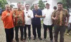 Masyarakat dan Antam Bangun Jalan Bantar Karet-Ciguha, Jaro Ade Apresiasi