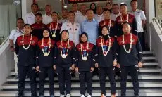 KONI Jabar Berikan Uang Motivasi Untuk Pelatih dan Atlet Hoki Indoor Jabar Peraih Medali di SEA Games 2023 Kamboja