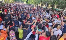 Diteriaki Presiden, Ganjar Pranowo Senam Bareng Emak-emak di Gasibu Bandung