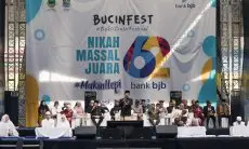 Ratusan Peserta Nikah Massal yang Dibantu bank bjb, Dapat Bantuan Dana Hingga Didoakan Samara oleh Ridwan Kamil
